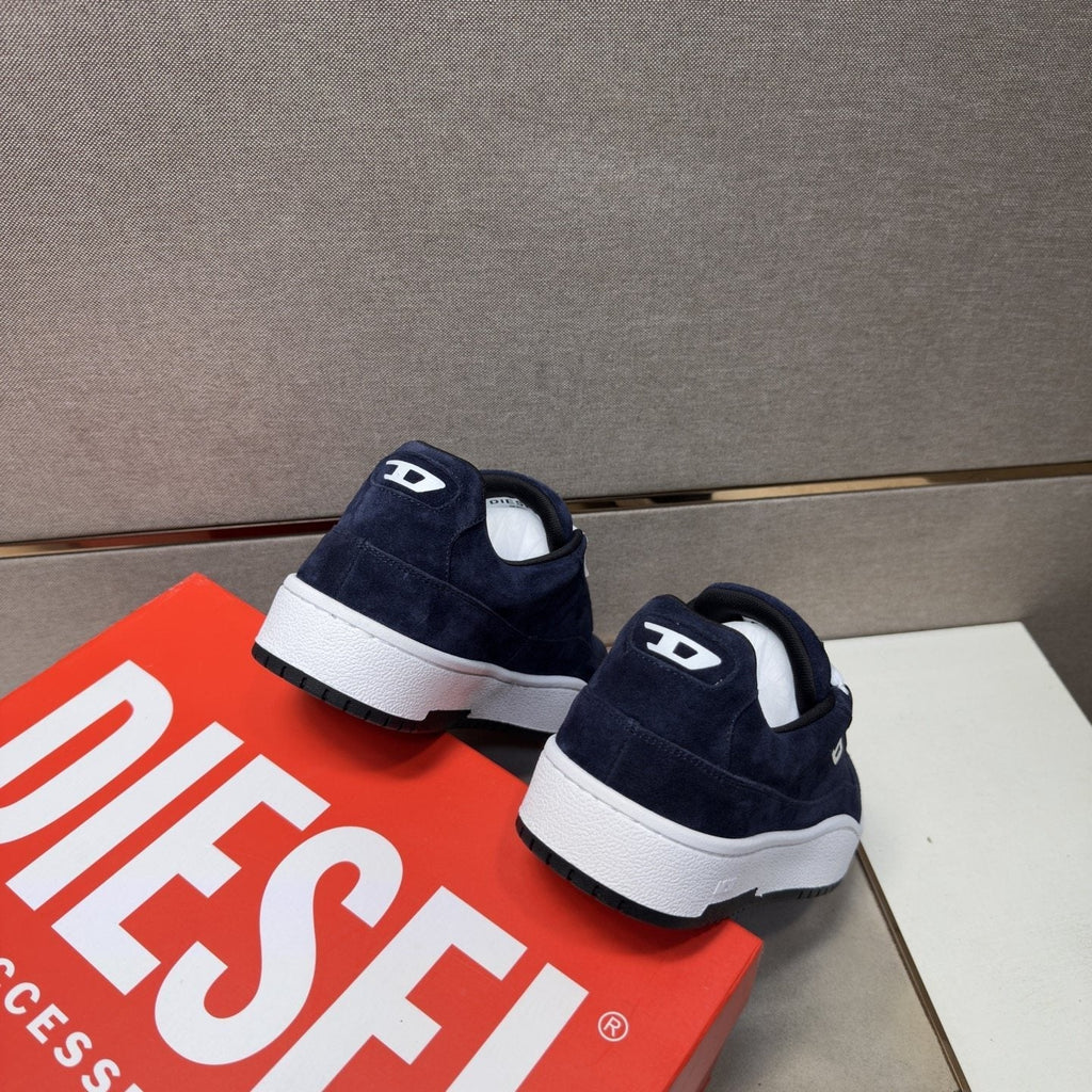 Diesel Men's Navy Blue and White Low-Top Sneakers