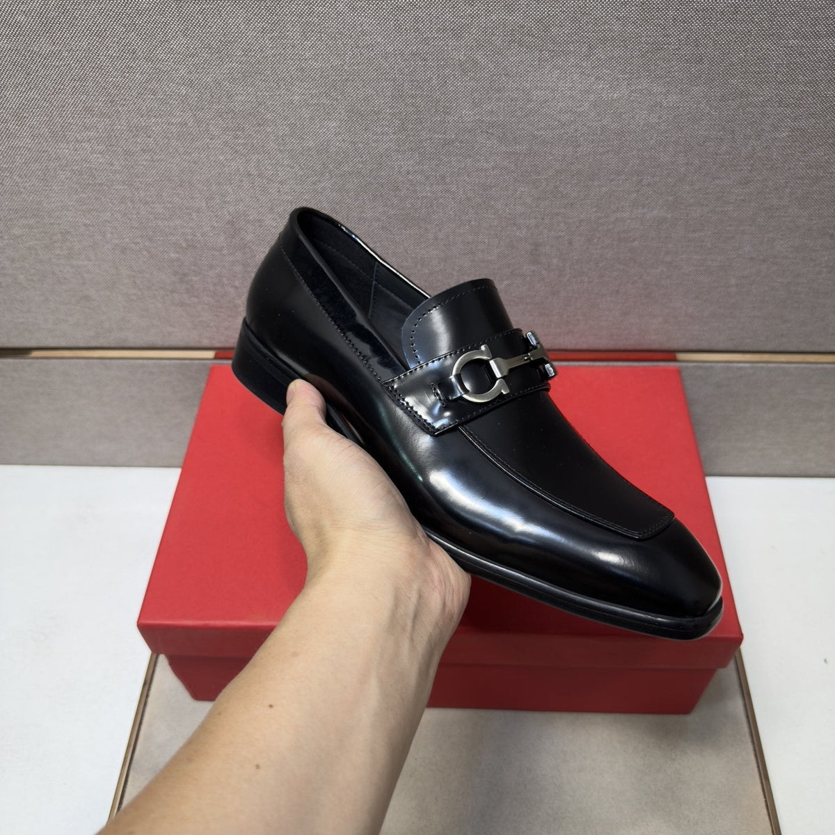 Ferragamo Men's Buckle Loafers - Leather Lining